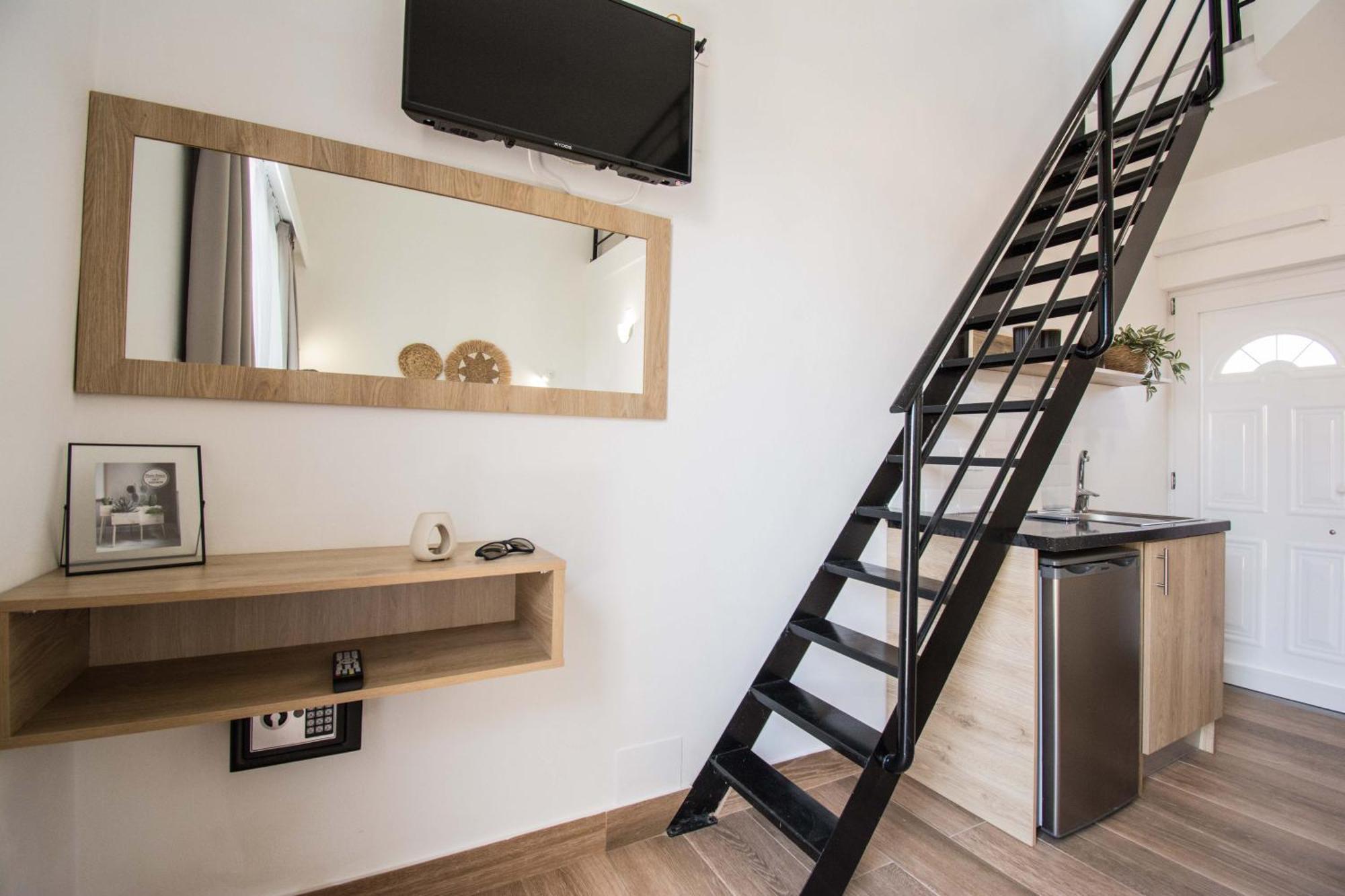 Michalianna Suites "By Checkin" Gouvai Exteriör bild